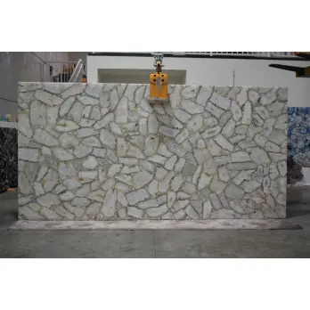 Ágata de cristal blanca salvaje