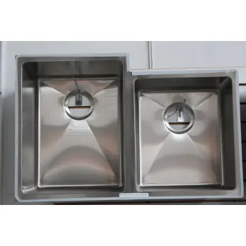 Раковина радиусом 60-40 квадратных метров