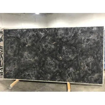 Madera petrificada negra