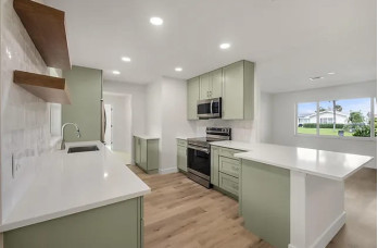 Shallow Green Shaker